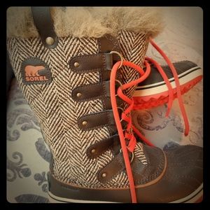 Sz 7 Joan of Arctic Sorel Boots